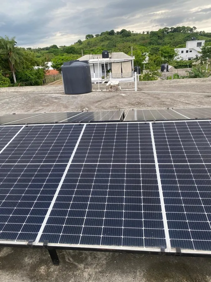 Instalación final de paneles solares